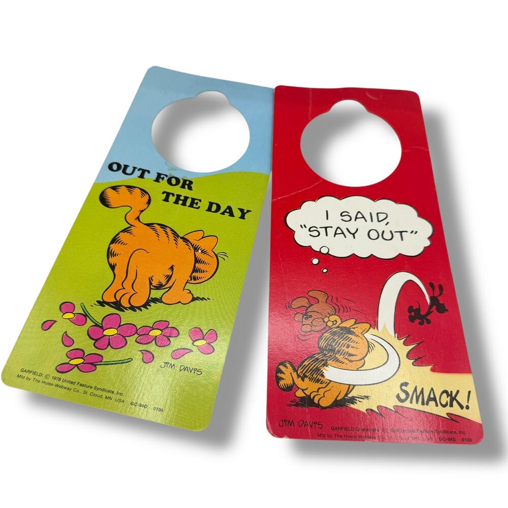 vintage Garfield double-sided doorknob hangers - good condition